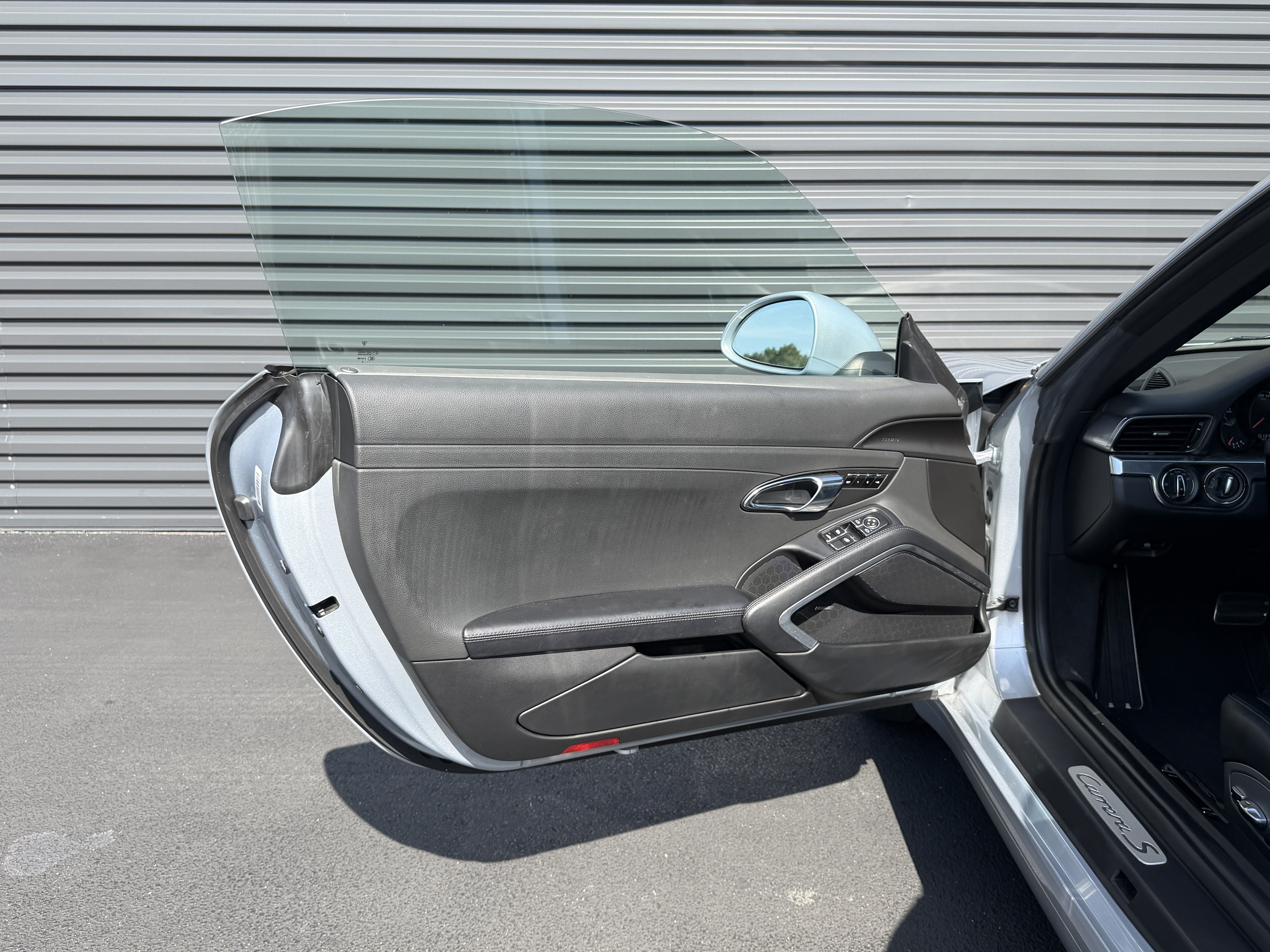 Certified 2016 Porsche 911 Carrera S RWD image 22