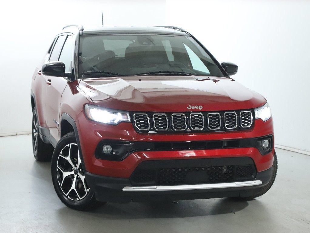 Used 2025 Jeep Compass Limited AWD/4WD image 2