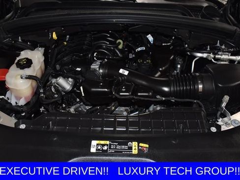 Used 2023 Jeep Grand Cherokee L Limited w/ Luxury Tech Group II AWD/4WD image 10