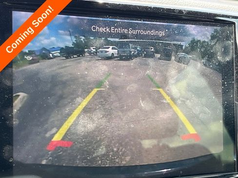 Used 2024 Chrysler Pacifica Touring FWD image 23