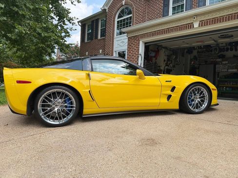 Used 2010 Chevrolet Corvette ZR1 w/ Preferred Equipment Group RWD image 4