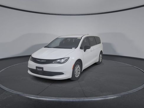 New 2026 Chrysler Voyager LX image 6