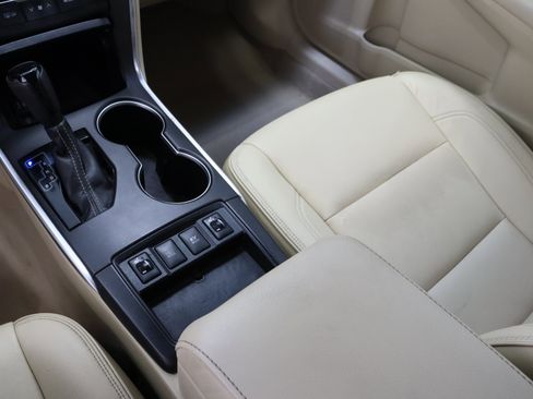 Used 2017 Toyota Camry XLE w/ Moonroof Package FWD image 17