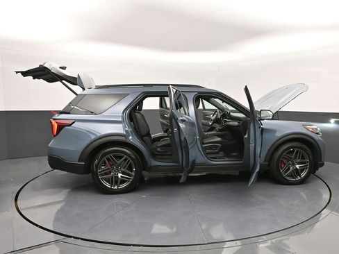 Used 2025 Ford Explorer ST w/ Sun And Sound Package image 56