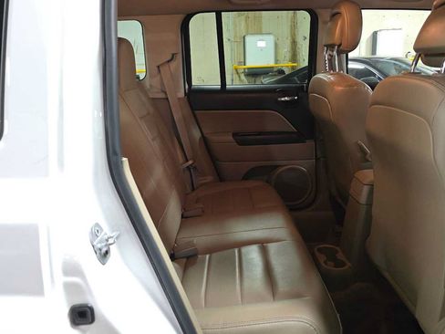 Used 2015 Jeep Patriot High Altitude AWD/4WD image 12