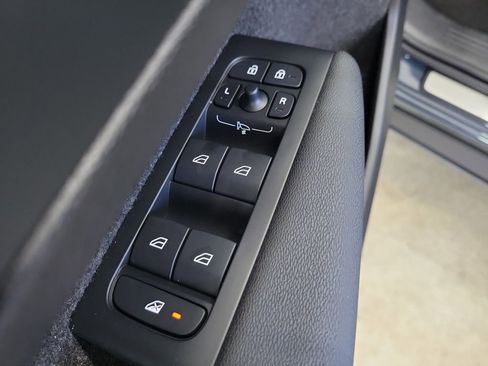 New 2026 Volvo XC40 B5 Core AWD/4WD image 22