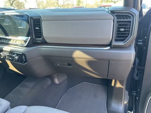 Used 2025 GMC Sierra 1500 SLT AWD/4WD image 26