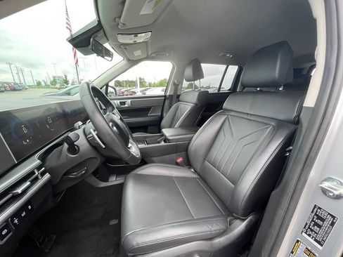 Used 2025 Hyundai Santa Fe SEL FWD image 18