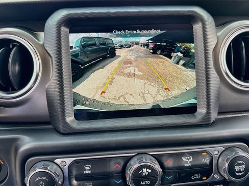 Certified 2023 Jeep Wrangler Unlimited Rubicon 4xe AWD/4WD image 15