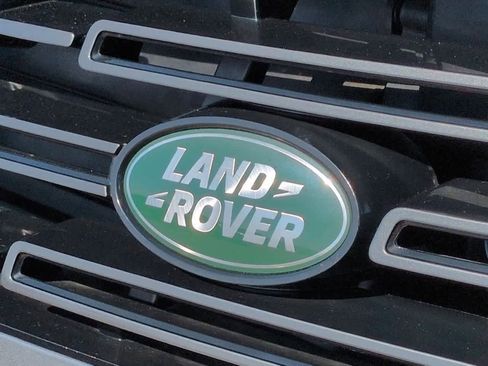Certified 2025 Land Rover Range Rover SE image 11