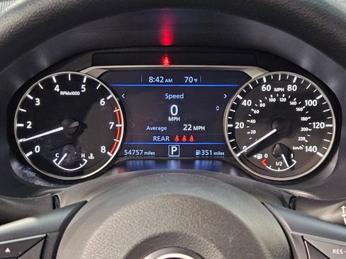 Used 2025 Nissan Altima 2.5 SV FWD image 15