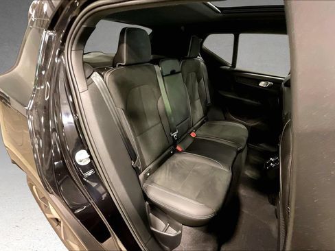 Certified 2023 Volvo XC40 B5 Plus w/ Climate Package AWD/4WD image 24