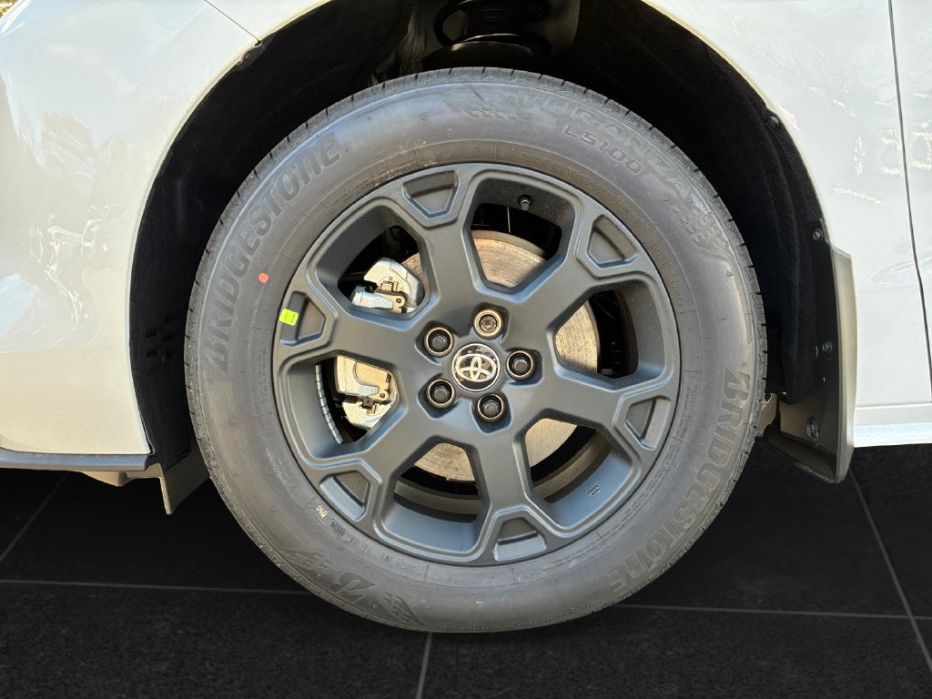 New 2026 Toyota Sienna XLE Woodland Edition AWD/4WD image 10