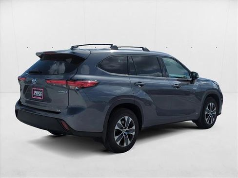 Used 2021 Toyota Highlander XLE image 5