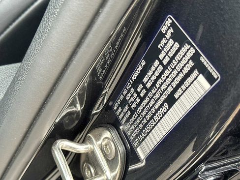 Used 2025 Porsche Macan image 27