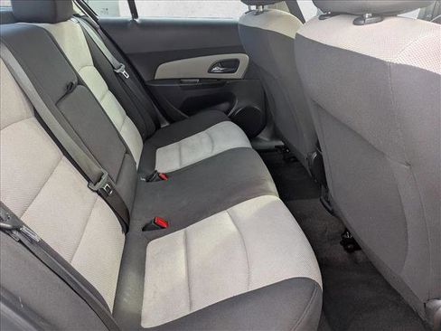 Used 2014 Chevrolet Cruze LS image 20