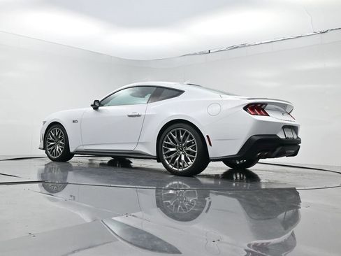 Used 2025 Ford Mustang GT Premium image 18