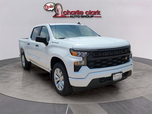 Used 2025 Chevrolet Silverado 1500 Custom image 8