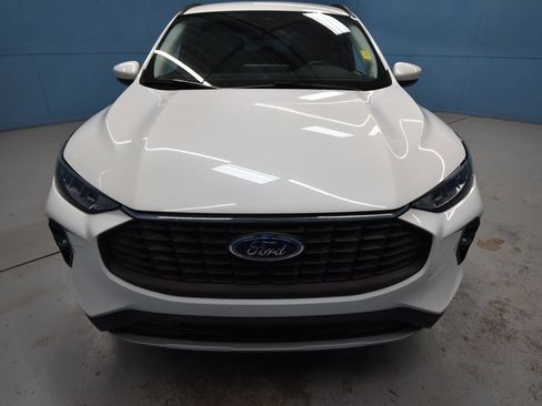 Used 2025 Ford Escape SE FWD image 30