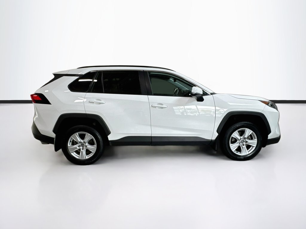 Used 2020 Toyota RAV4 XLE w/ XLE Grade Weather Package AWD/4WD image 4