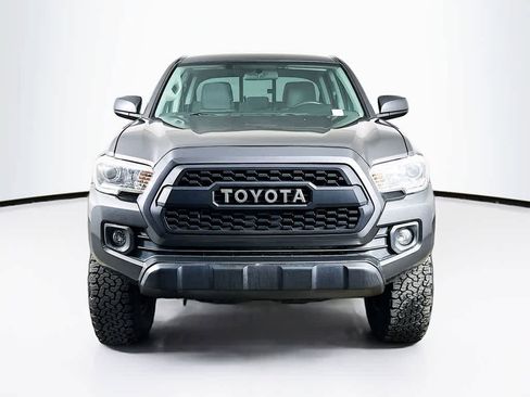 Used 2017 Toyota Tacoma SR image 6