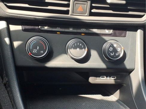 Certified 2024 Volkswagen Jetta Sport FWD image 17