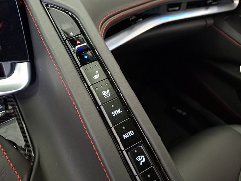 Used 2023 Chevrolet Corvette Stingray Premium Cpe w/ Z51 Performance Package RWD image 23