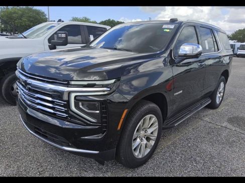 Used 2025 Chevrolet Tahoe Premier image 3