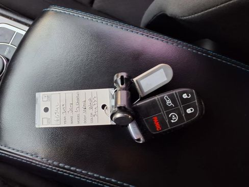 Used 2019 Jeep Grand Cherokee Laredo image 32