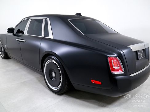 Used 2025 Rolls-Royce Phantom Sedan image 7