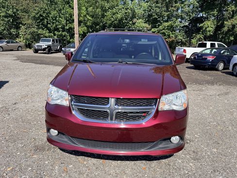 Used 2018 Dodge Grand Caravan SXT FWD image 14