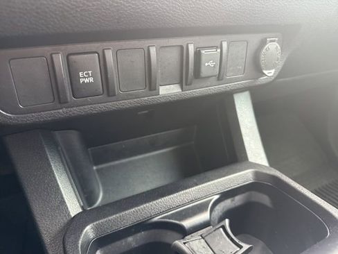 Used 2022 Toyota Tacoma SR5 w/ SR5 Appearance Package (SM) image 30