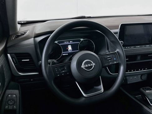 Used 2023 Nissan Rogue SV FWD image 18