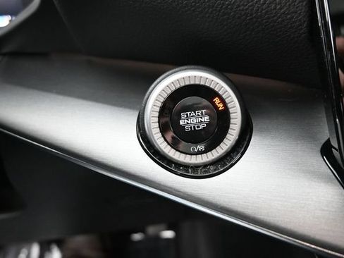Used 2024 Jeep Wagoneer Series II AWD/4WD image 19