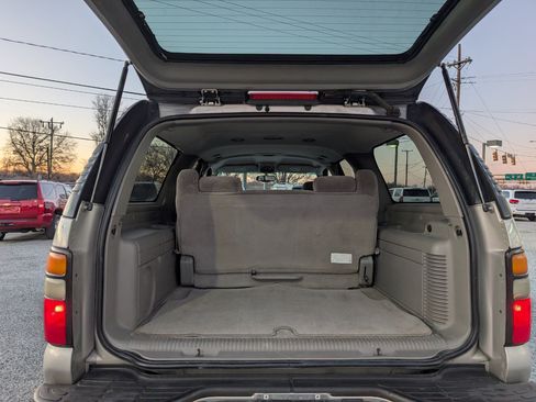 Used 2006 Chevrolet Suburban LS w/ Smart Select Package image 21