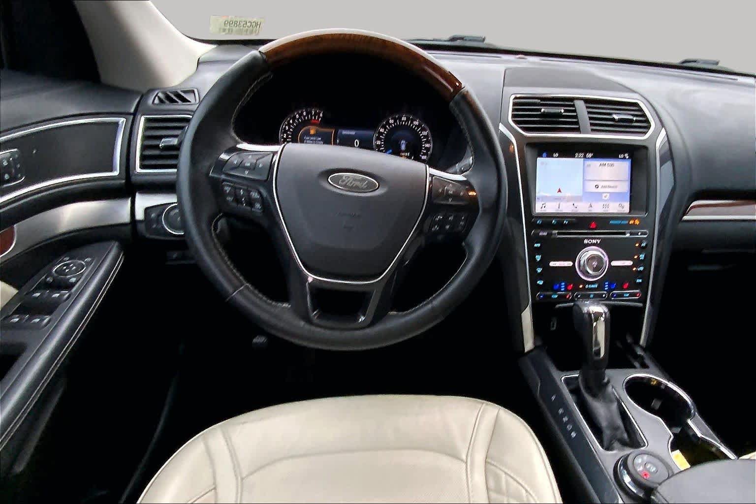 Used 2017 Ford Explorer Platinum AWD/4WD image 6