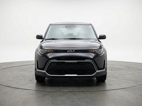 Used 2025 Kia Soul LX w/ LX Technology Package image 2