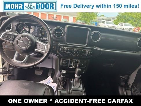 Used 2022 Jeep Wrangler Unlimited Sahara AWD/4WD image 35