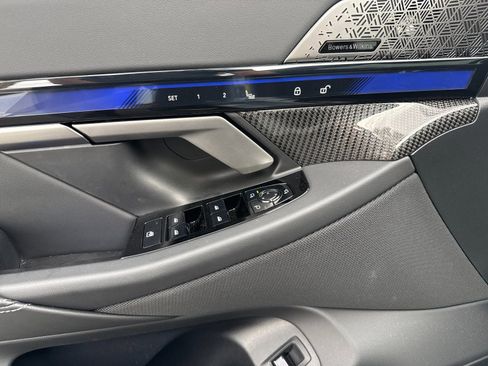 Used 2025 BMW M5 Touring image 10