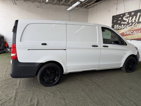 Used 2018 Mercedes-Benz Metris w/ Blind Spot Assist Package image 9