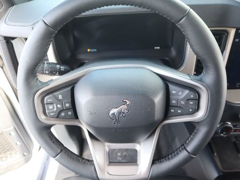 New 2026 Ford Bronco Outer Banks AWD/4WD image 4