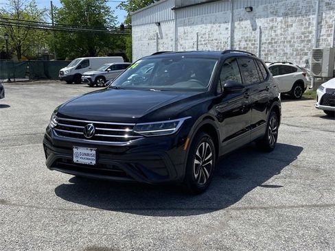 Used 2024 Volkswagen Tiguan S image 9
