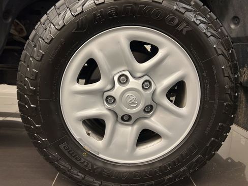 Used 2021 Toyota Tundra SR5 w/ SR5 Upgrade Package RWD image 7