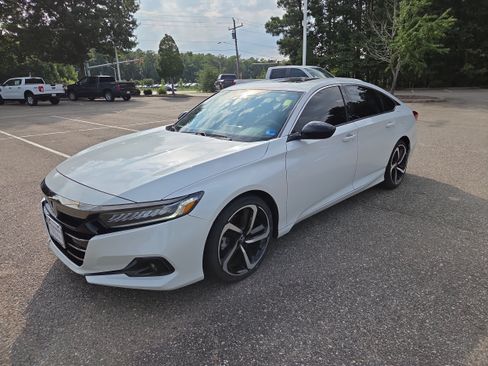 Used 2022 Honda Accord Sport image 7