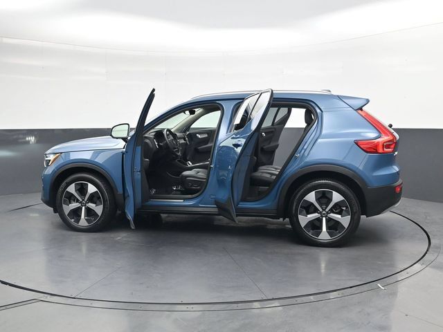 Used 2024 Volvo XC40 B5 Plus AWD/4WD image 40