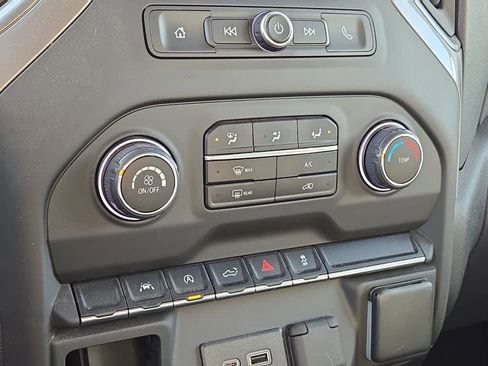 Used 2022 Chevrolet Silverado 1500 Custom image 15