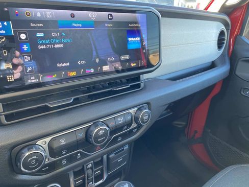 Certified 2025 Jeep Wrangler Sport S image 24