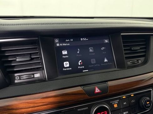 Used 2017 Kia Cadenza Premium FWD image 21
