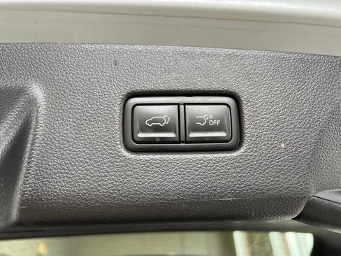 Certified 2024 Kia Carnival EX image 15