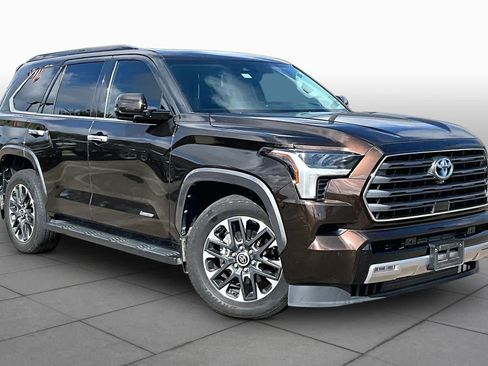 Used 2023 Toyota Sequoia Limited AWD/4WD image 3